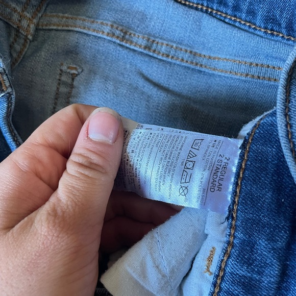 Old navy jeans - Picture 2 of 3